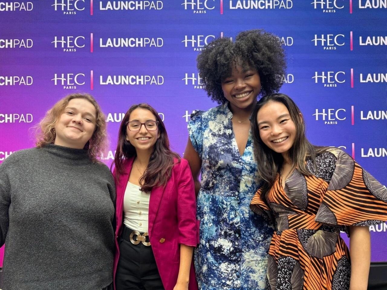 Audrey avec une équipe au HEC Startup Launchpad